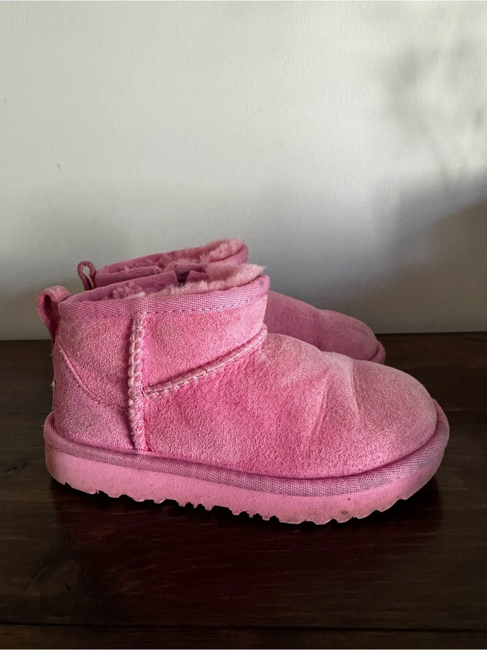 Ugg Toddler/Little Kid Ultra Mini Winter Boot Sachet Pink size 10